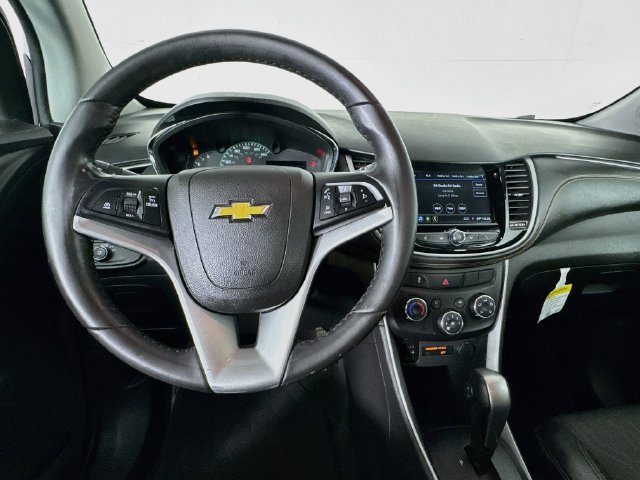 Used 2019 Chevrolet Trax LT w/ LT Convenience Package FWD image 10