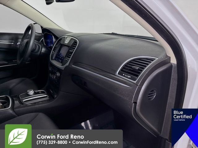 Used 2022 Chrysler 300 Touring image 29