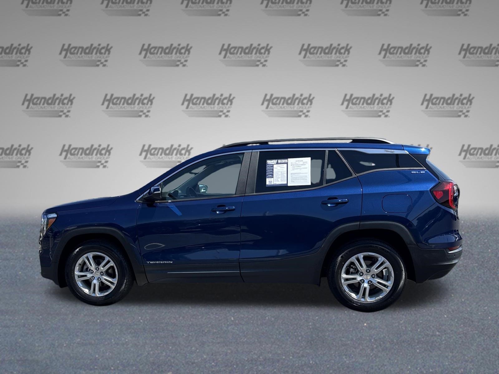 Used 2023 GMC Terrain SLE w/ Driver Convenience Package image 7