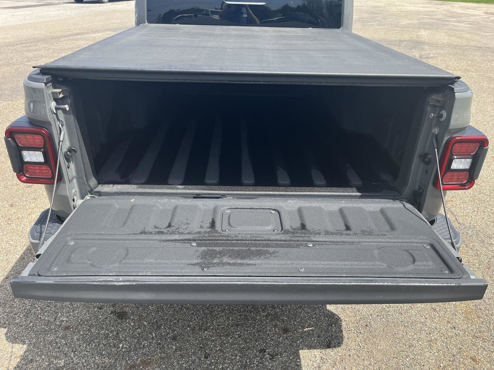 Used 2022 Jeep Gladiator Overland AWD/4WD image 36