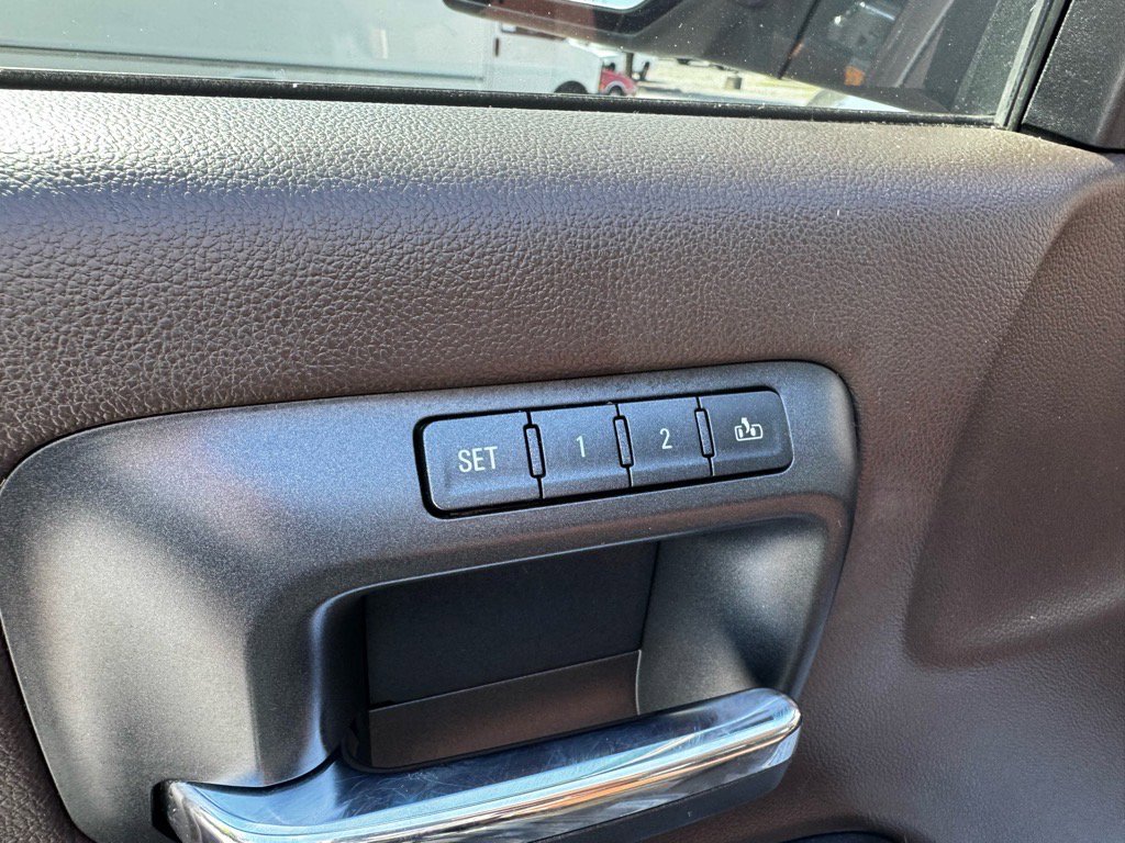Used 2014 Chevrolet Silverado 1500 High Country w/ High Country Premium Package image 26