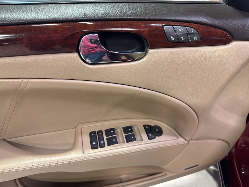 Used 2009 Buick Lucerne CXL FWD image 25