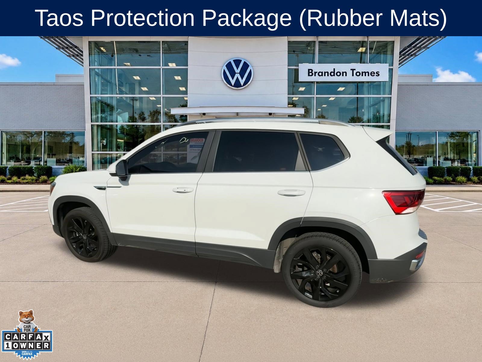 Used 2023 Volkswagen Taos SE w/ Panoramic Sunroof Package FWD image 6