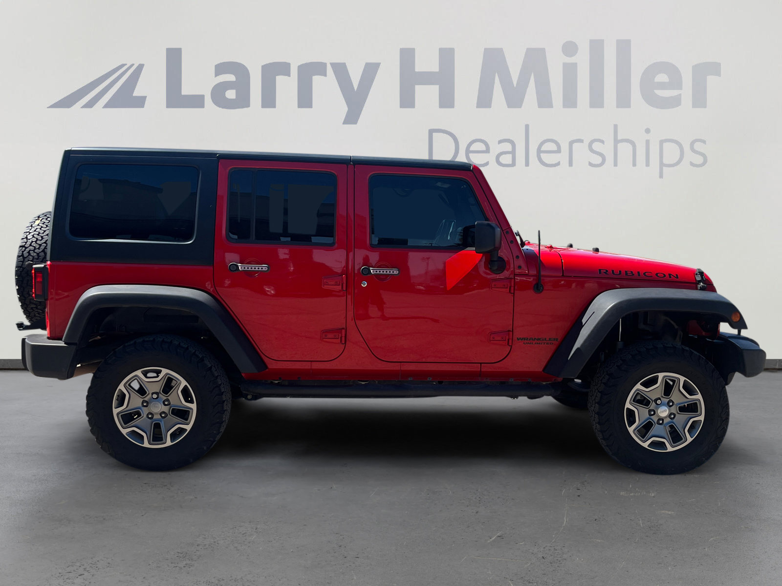 Used 2017 Jeep Wrangler Unlimited Rubicon w/ Connectivity Group image 6
