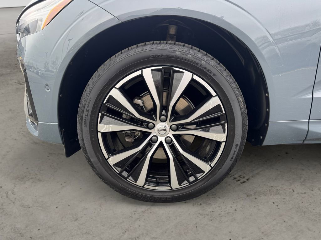 Certified 2023 Volvo XC60 B5 Plus w/ Climate Package image 9