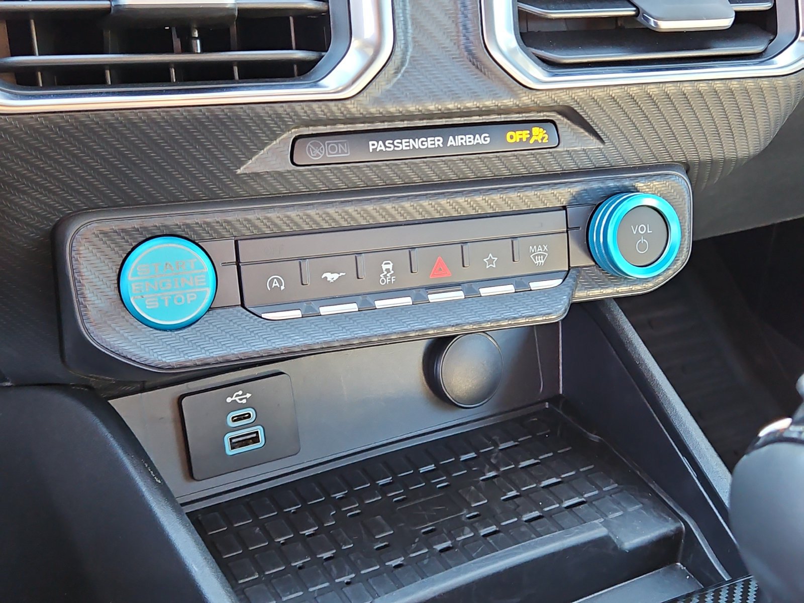 Used 2024 Ford Mustang Premium RWD image 25
