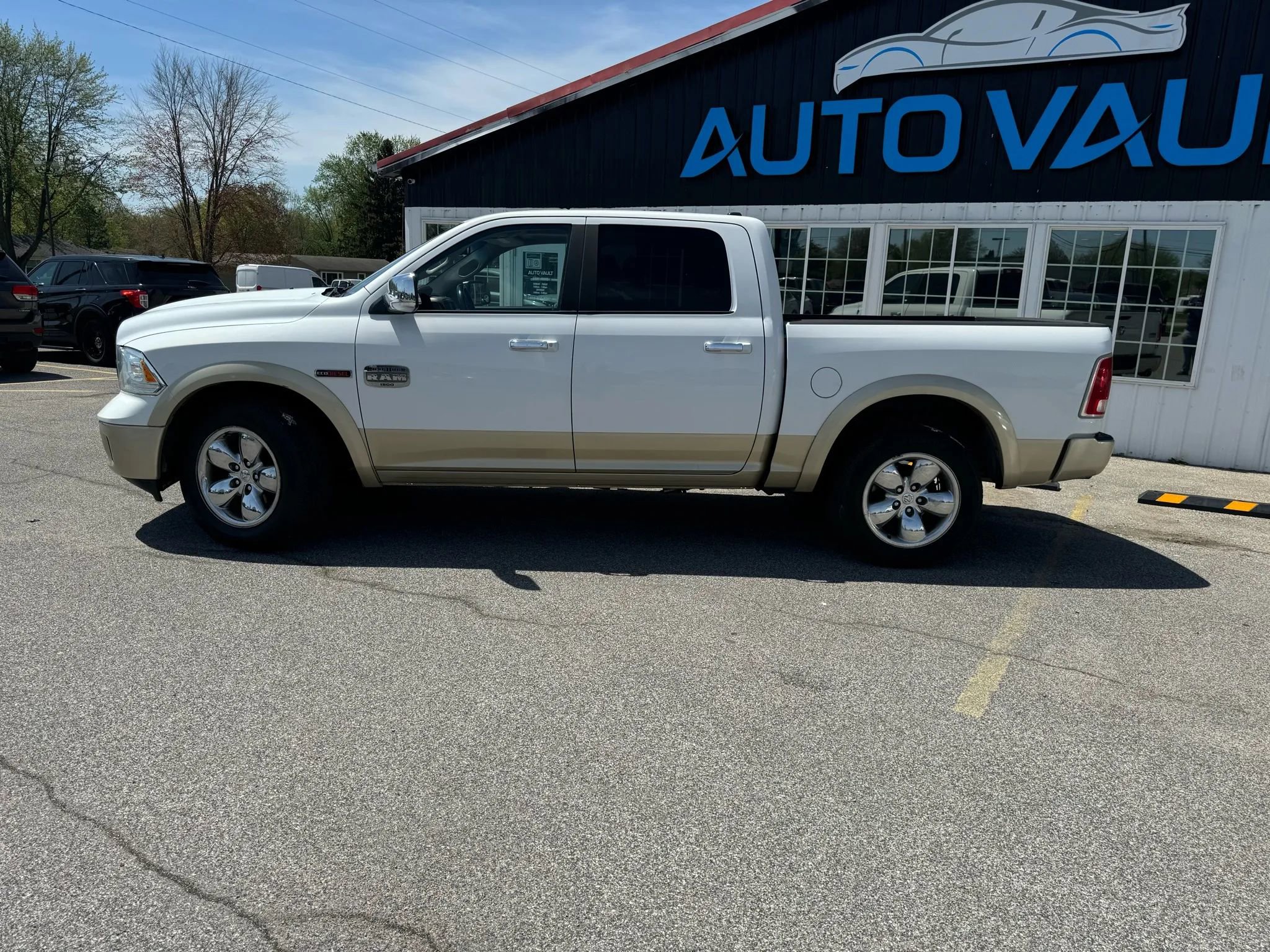 Used 2014 RAM 1500 Laramie Longhorn w/ Convenience Group image 2