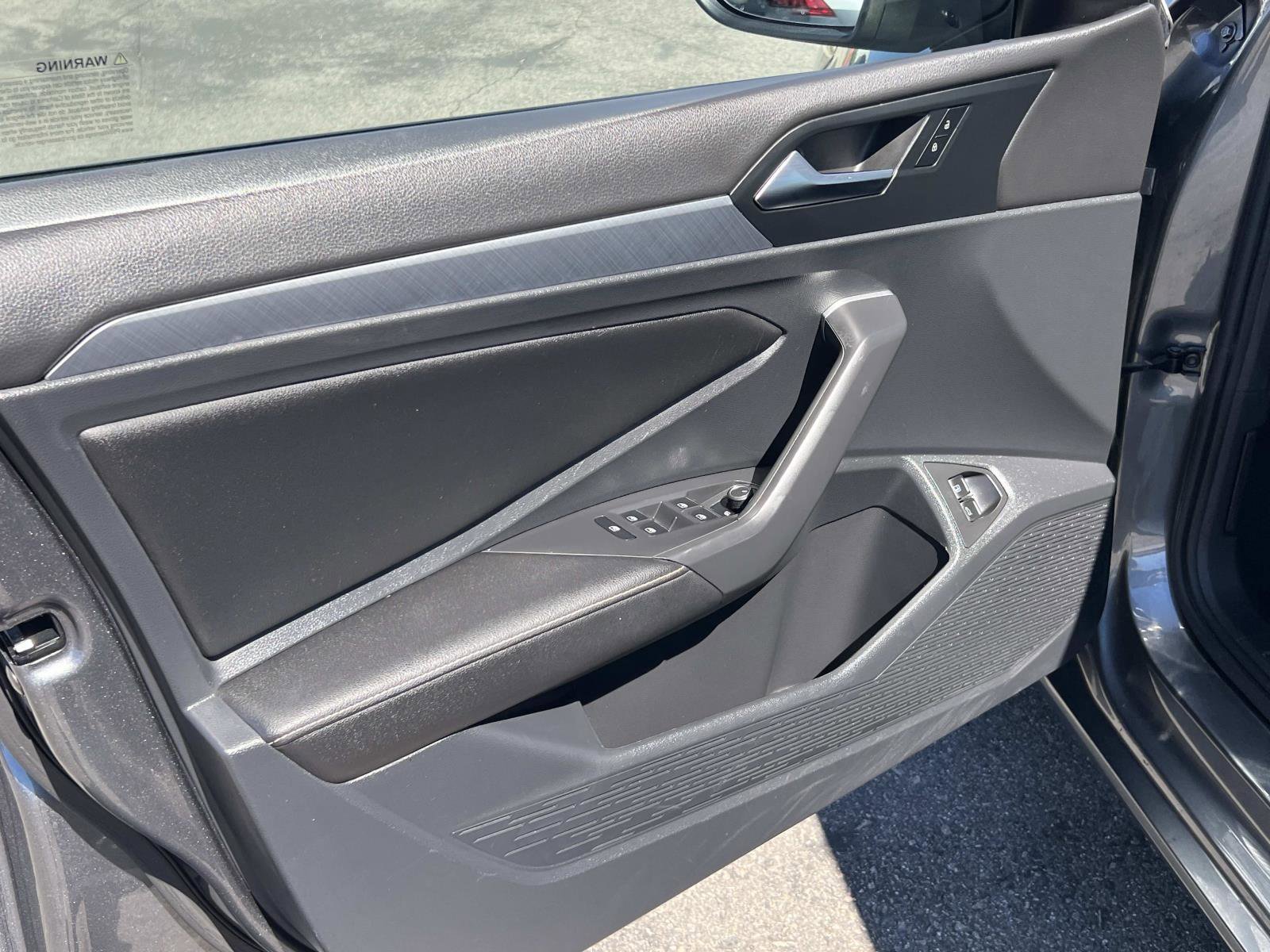 Certified 2022 Volkswagen Jetta SE image 6