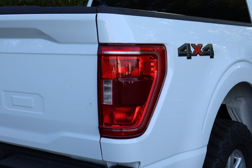 Used 2022 Ford F150 XLT w/ Trailer Tow Package AWD/4WD image 8