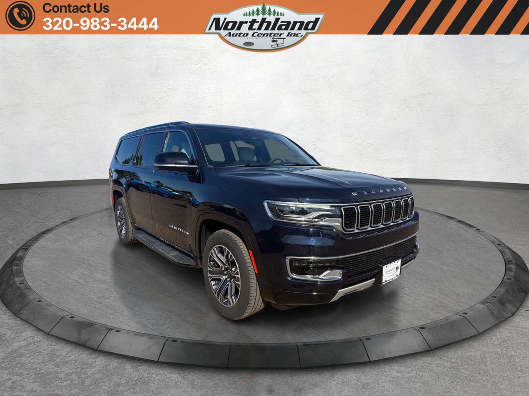 Used 2025 Jeep Wagoneer L Series II w/ 8-pass Seating Package AWD/4WD image 3