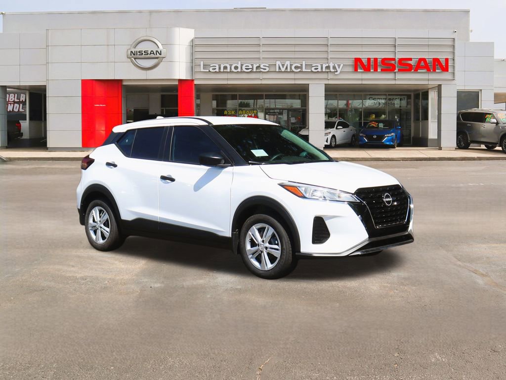 New 2025 Nissan Kicks Play S image 1