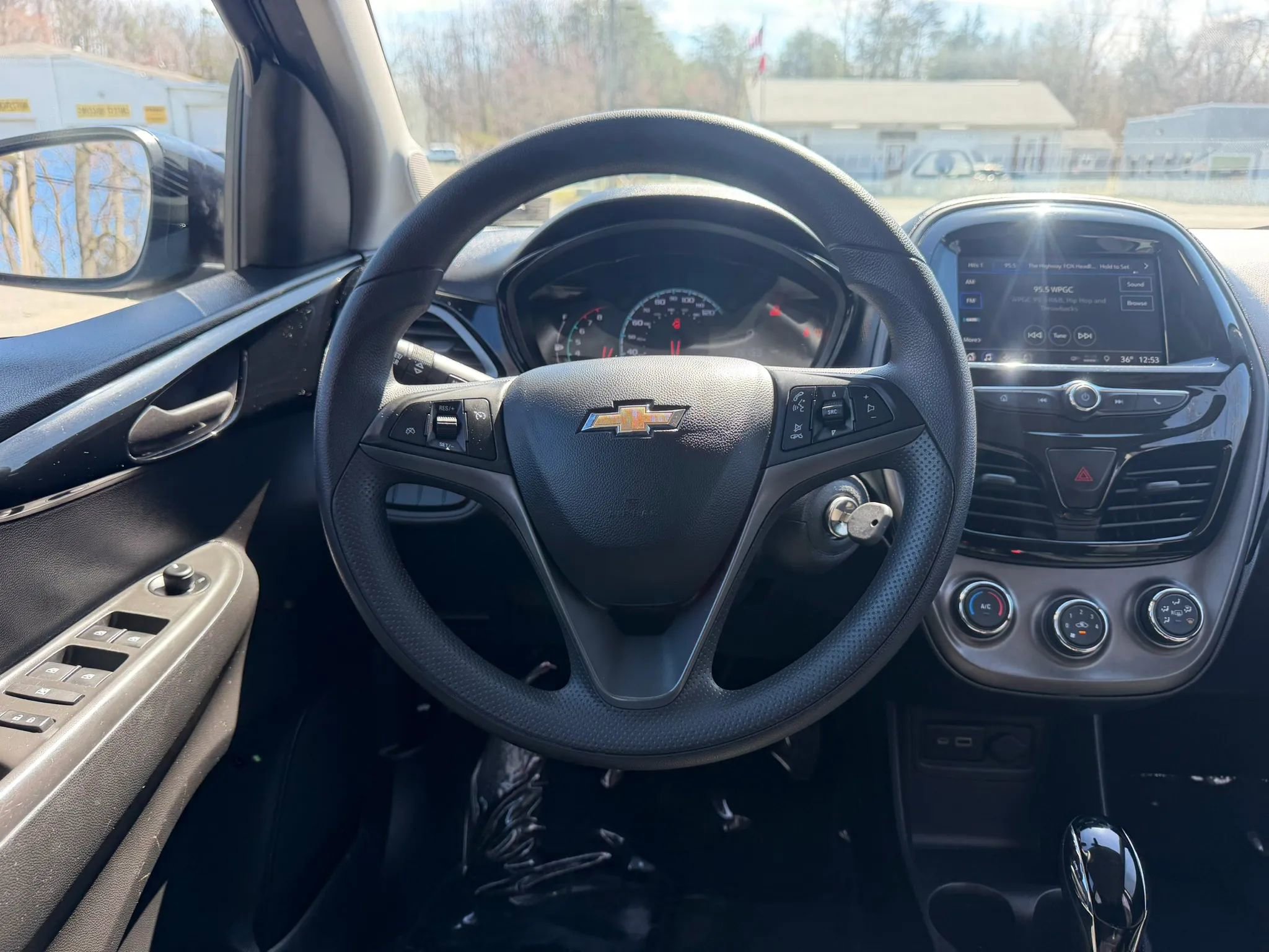 Used 2021 Chevrolet Spark LT image 31