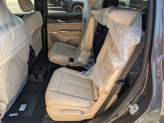 New 2025 Jeep Grand Cherokee L Limited image 10