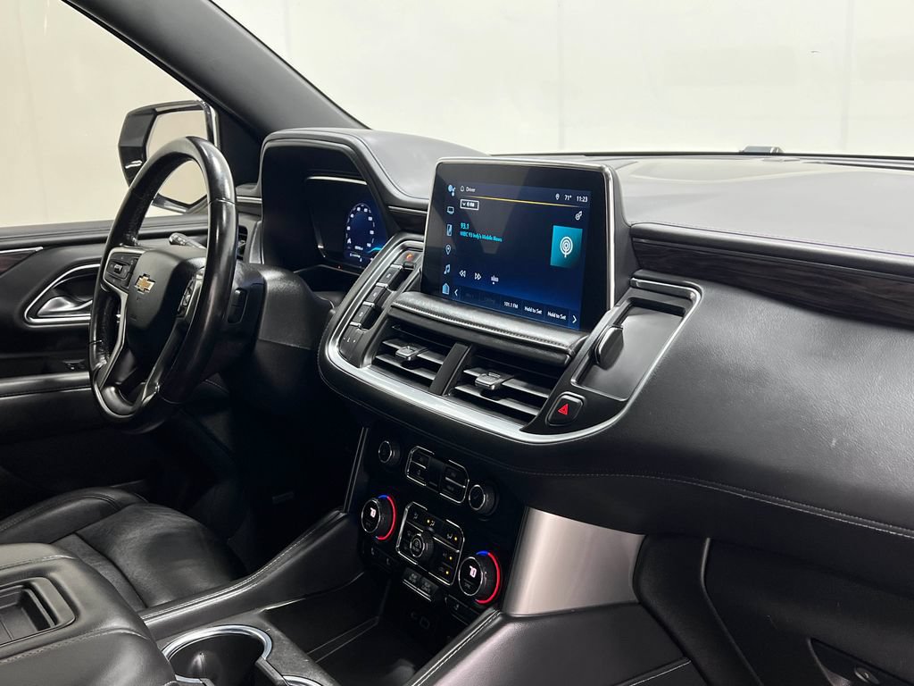 Used 2022 Chevrolet Suburban LT AWD/4WD image 21