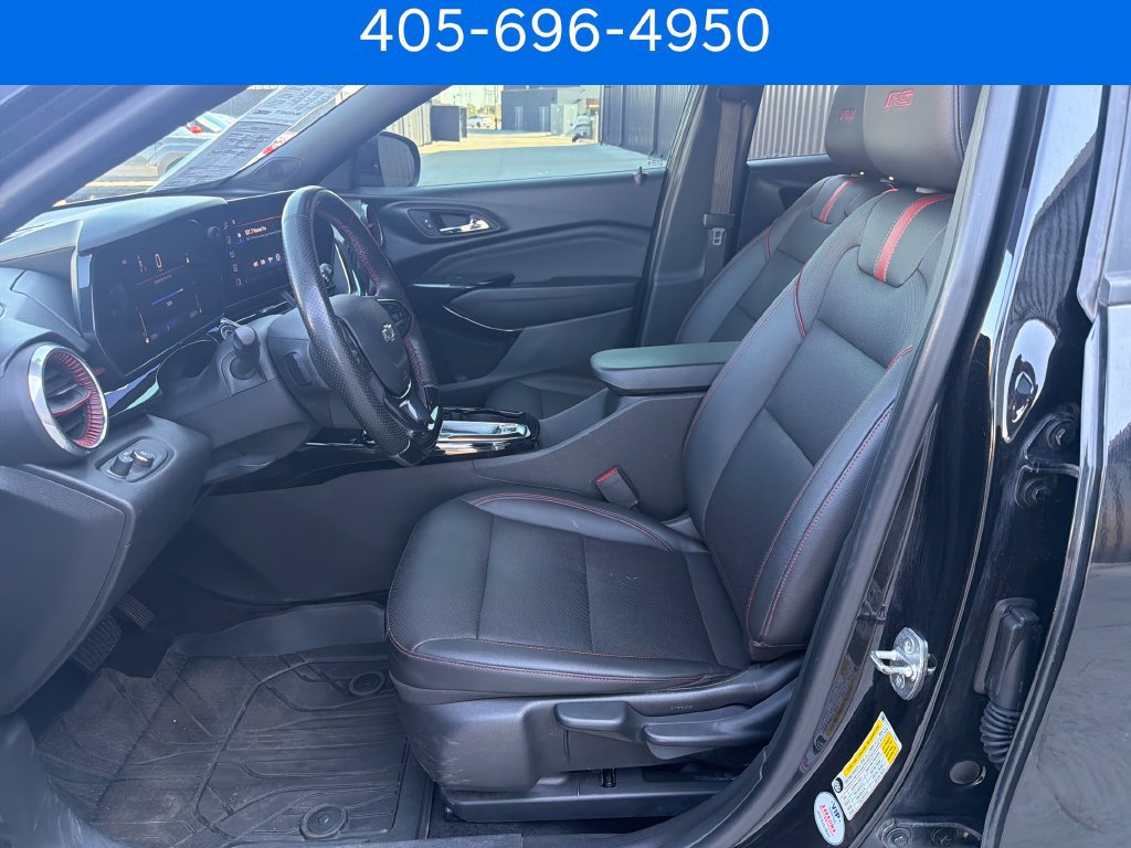 Used 2024 Chevrolet Trax RS w/ Sunroof Package FWD image 14