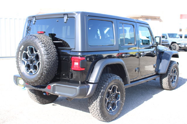 Used 2022 Jeep Wrangler Unlimited Rubicon 4xe w/ Dual Top Group AWD/4WD image 4
