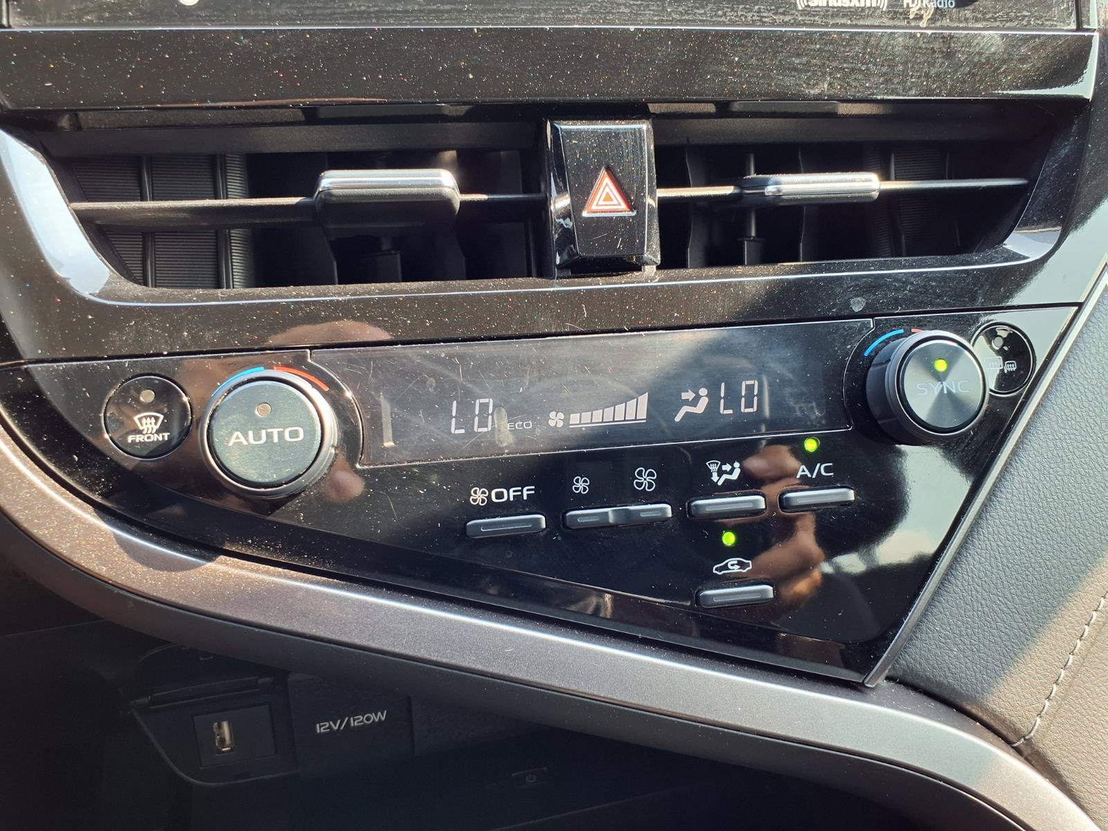 Used 2023 Toyota Camry XSE FWD image 7