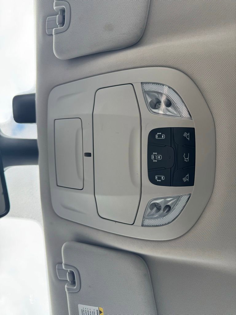 Used 2022 Chrysler Pacifica Touring-L image 28