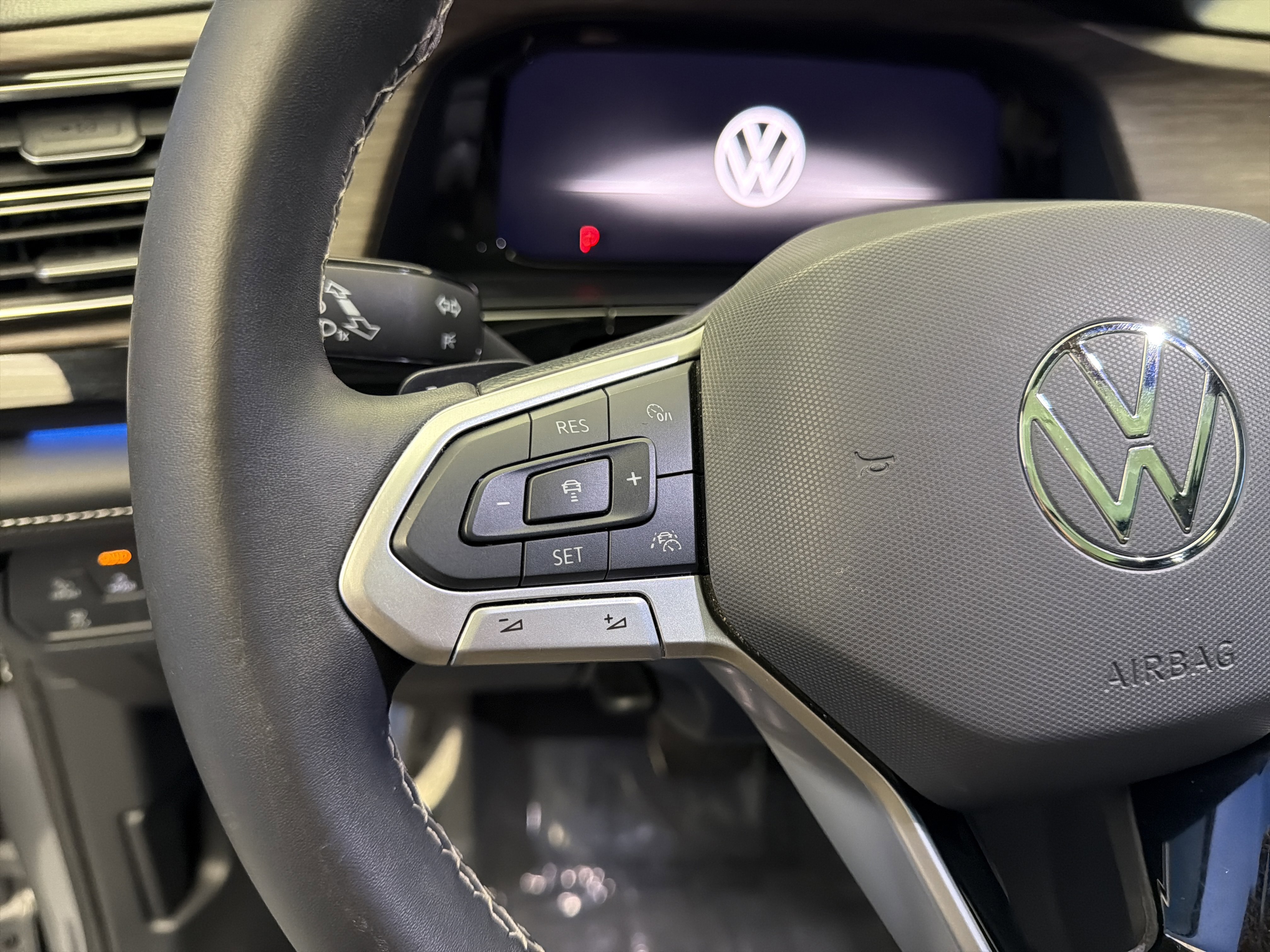 Used 2024 Volkswagen Atlas SEL image 16