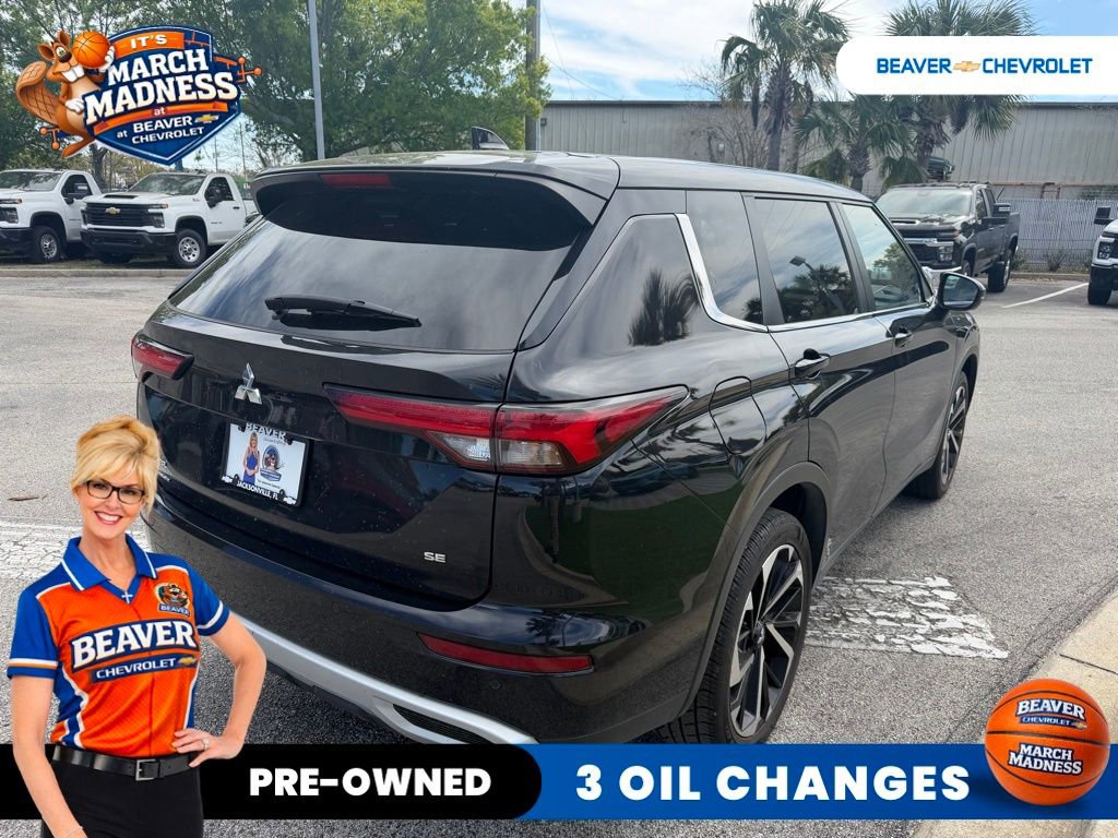Used 2024 Mitsubishi Outlander SE Black Edition image 4