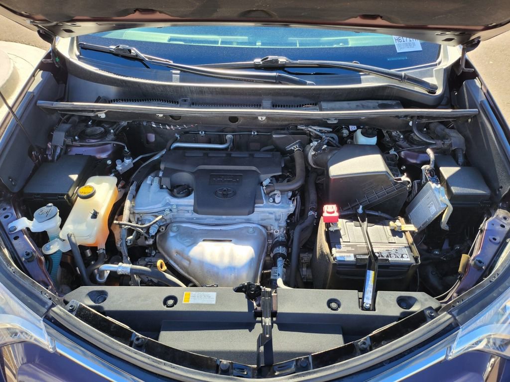Used 2018 Toyota RAV4 LE image 9