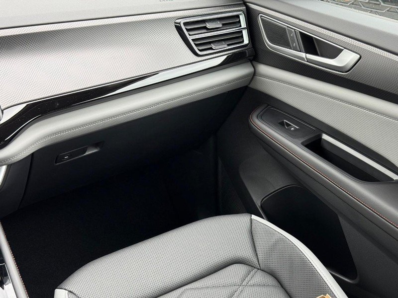 New 2026 Volkswagen Atlas Peak Edition AWD/4WD image 9