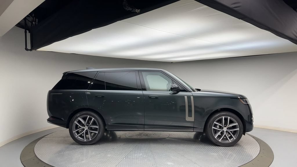 Used 2024 Land Rover Range Rover Long Wheelbase SE AWD/4WD image 9