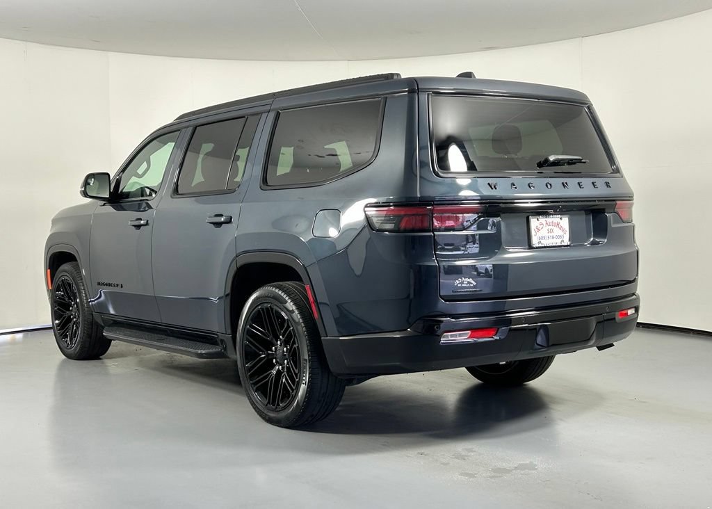 Used 2023 Jeep Wagoneer Series II AWD/4WD image 5