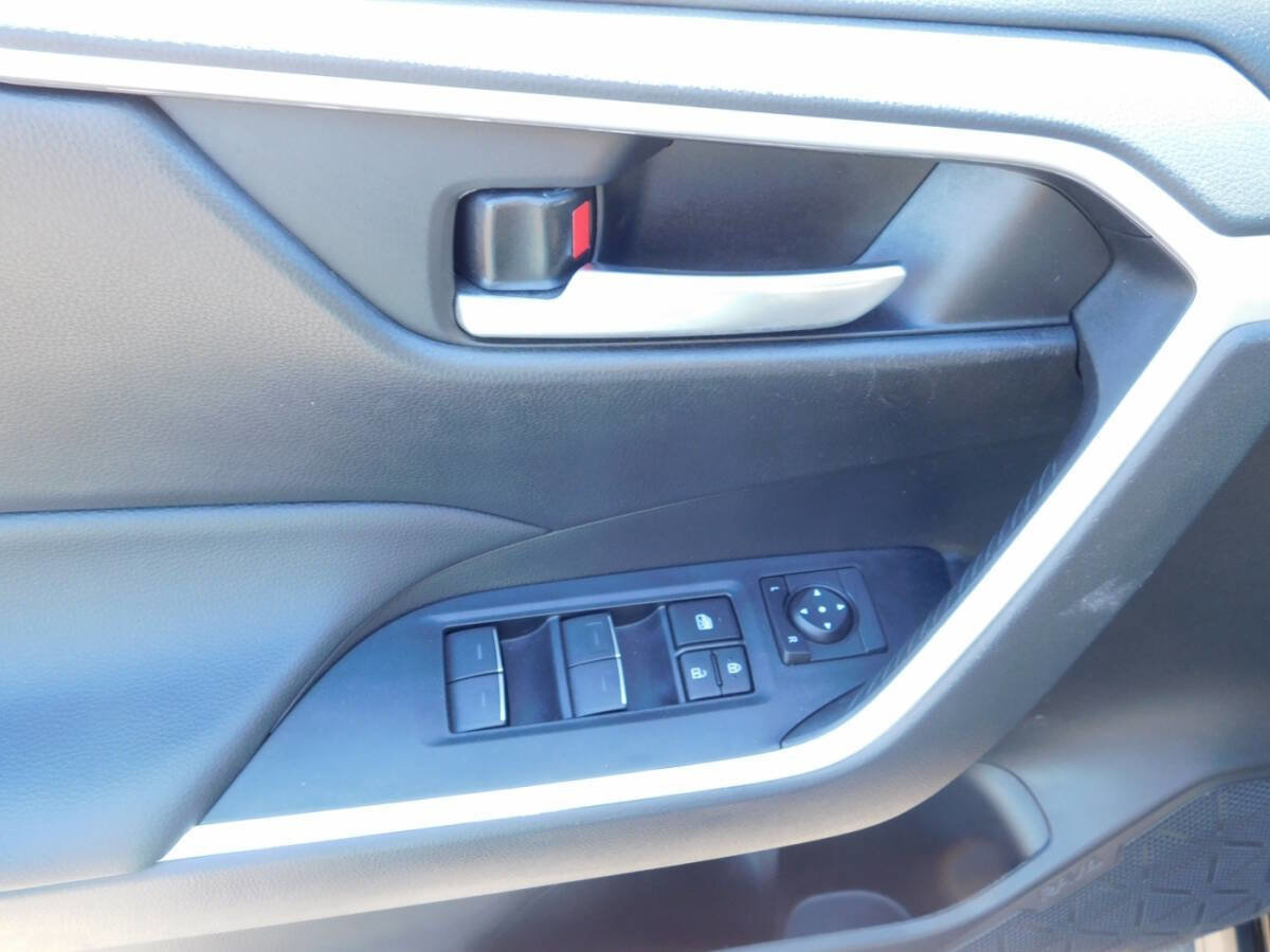 Used 2024 Toyota RAV4 XLE image 21