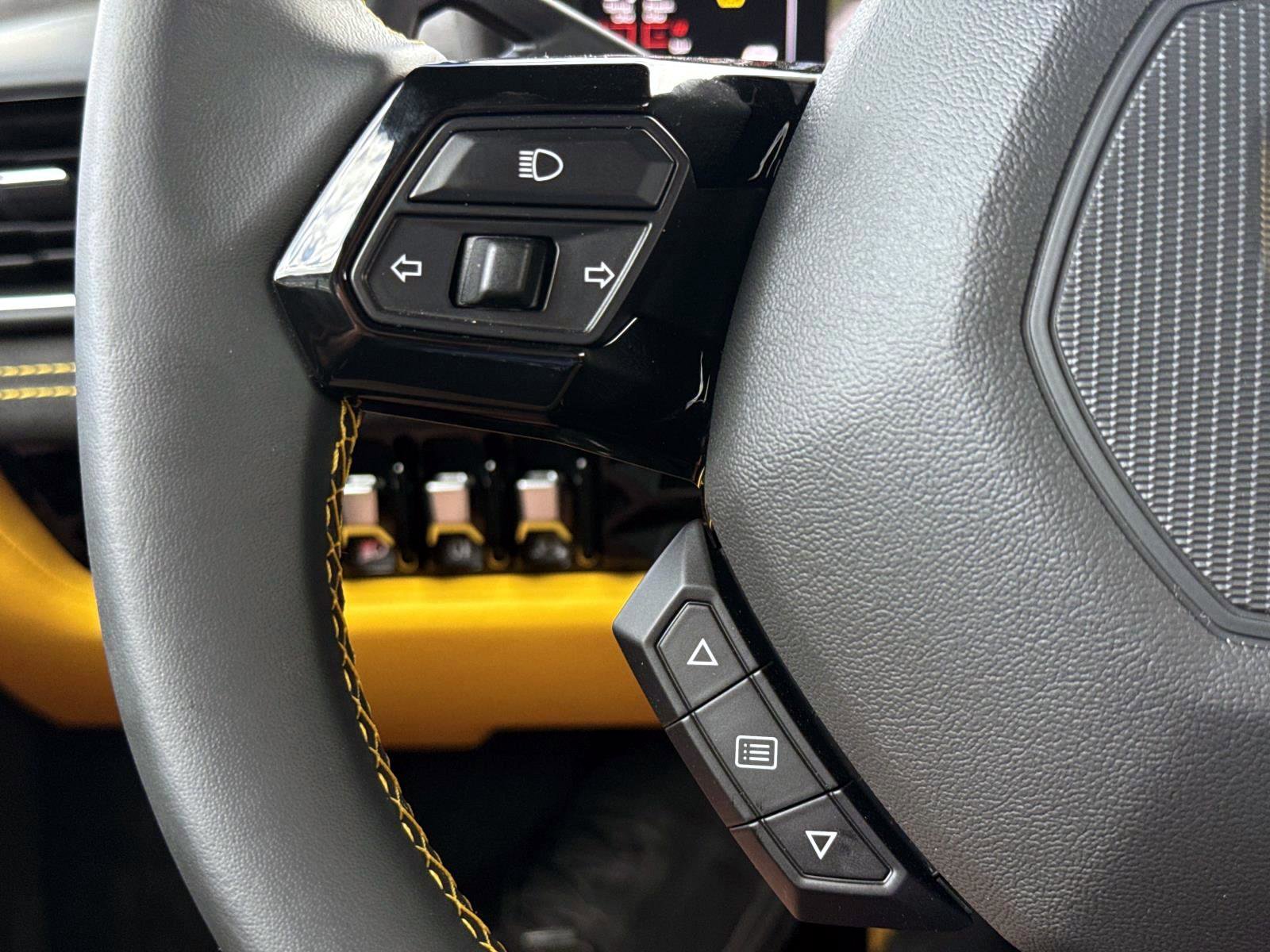 Used 2024 Lamborghini Huracan Tecnica RWD image 30
