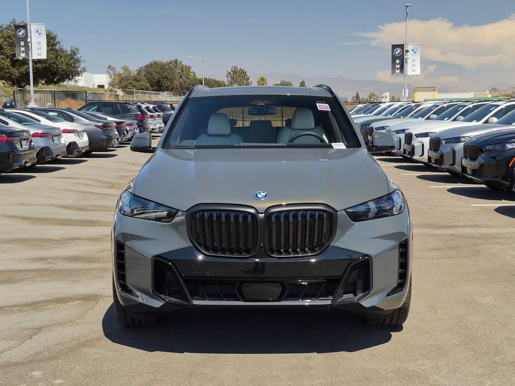 New 2026 BMW X5 xDrive50e w/ M Sport Package AWD/4WD image 4