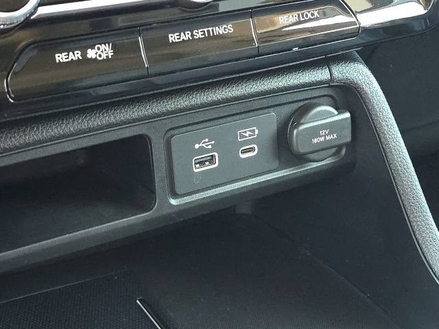 Used 2025 Honda Pilot Touring image 38