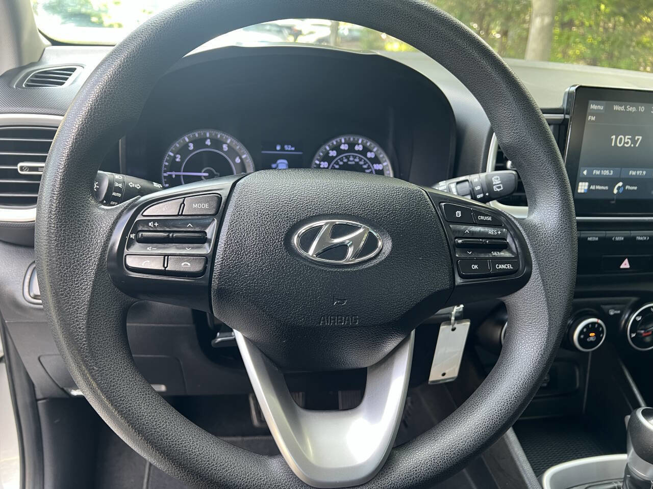 Used 2020 Hyundai Venue SE image 16