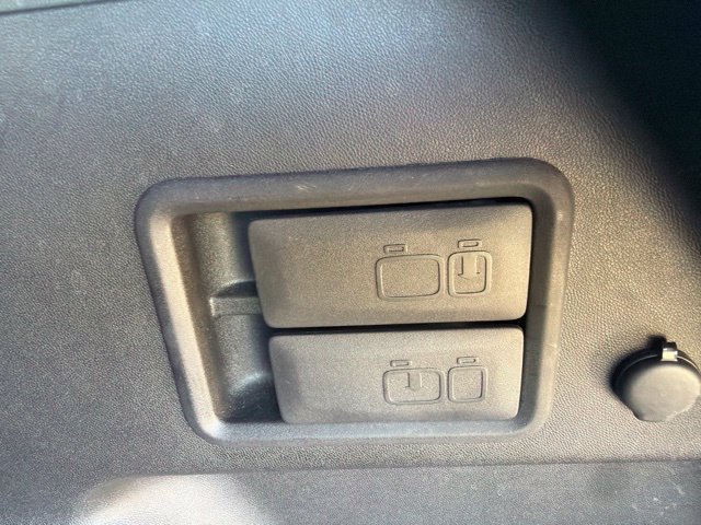 Used 2019 Chevrolet Equinox Premier FWD image 12