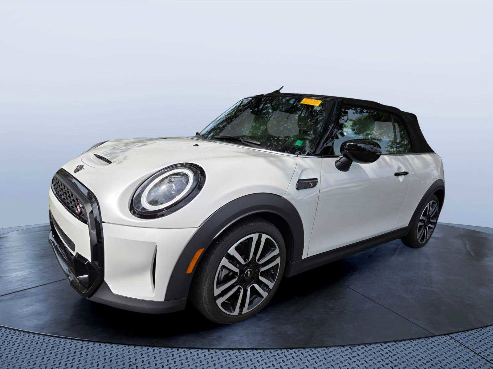 Used 2024 MINI Cooper S w/ Signature Upholstery Package FWD image 3