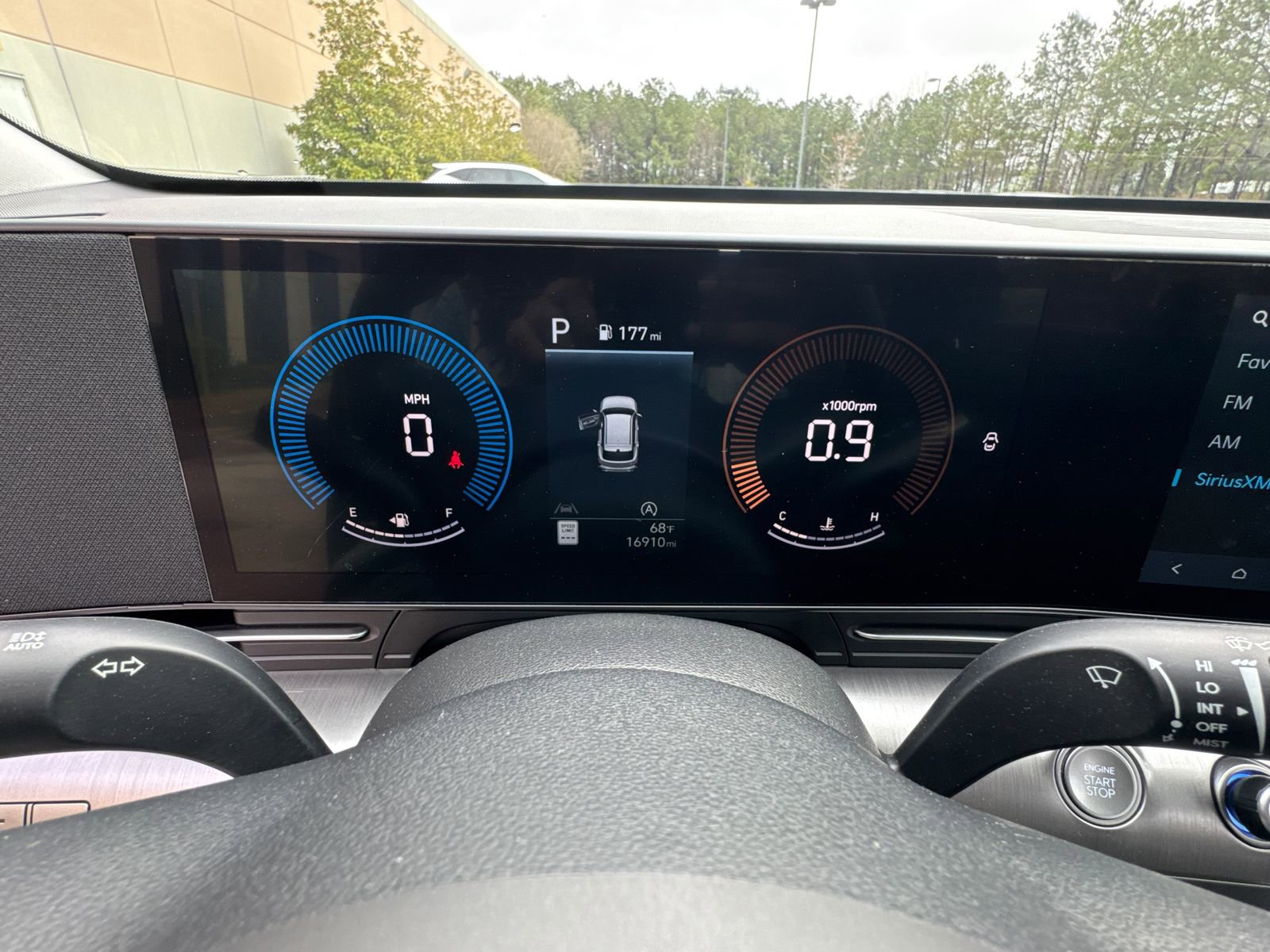 Used 2025 Hyundai Kona SE image 27