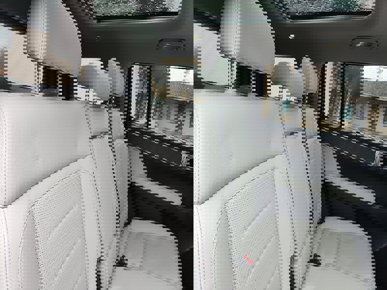 Used 2025 Hyundai Santa Fe Limited image 31