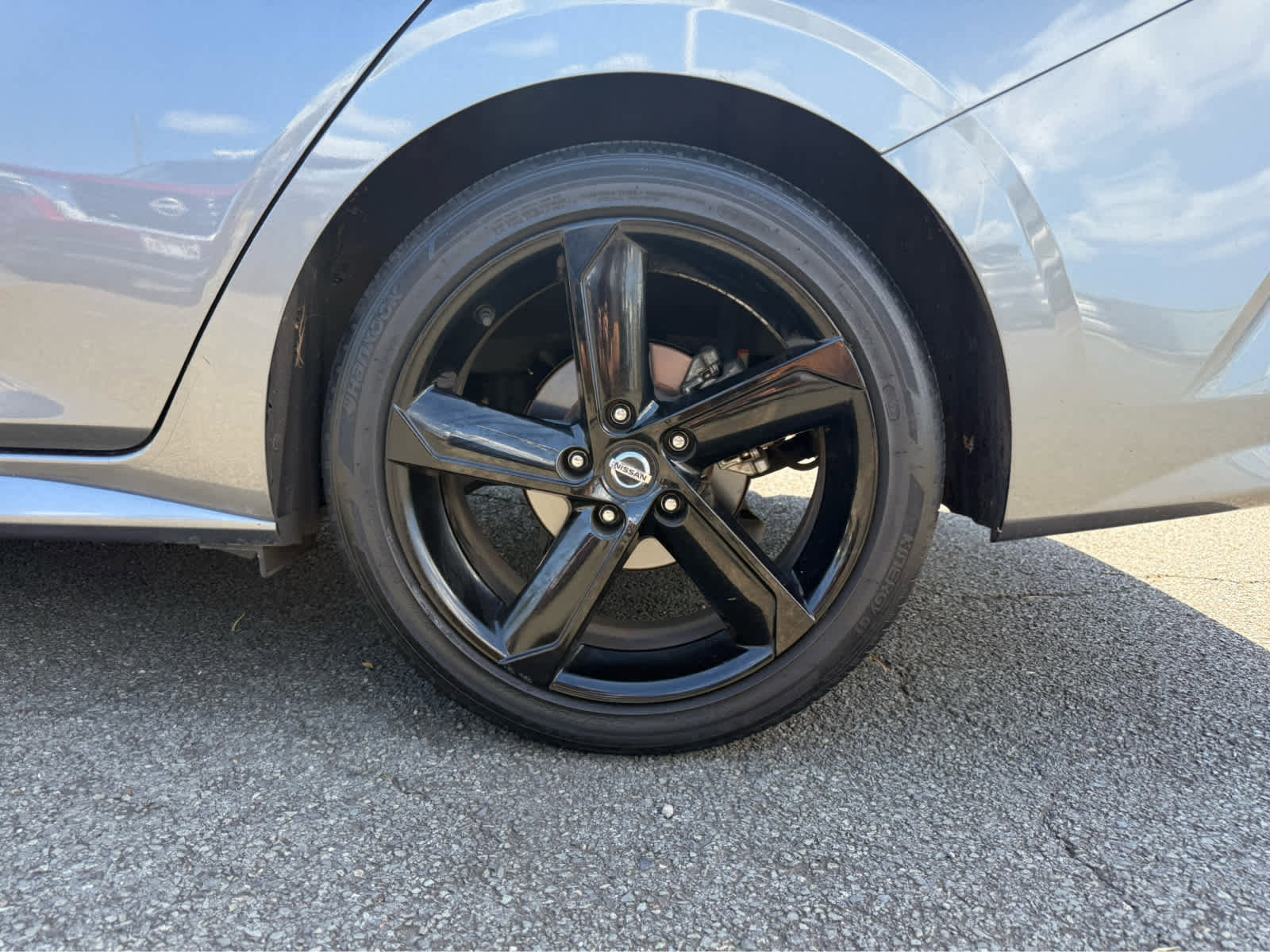 Used 2023 Nissan Sentra SR w/ Midnight Edition Package FWD image 5