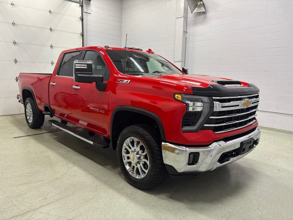 Used 2024 Chevrolet Silverado 2500 LTZ w/ LTZ Convenience Package AWD/4WD image 2