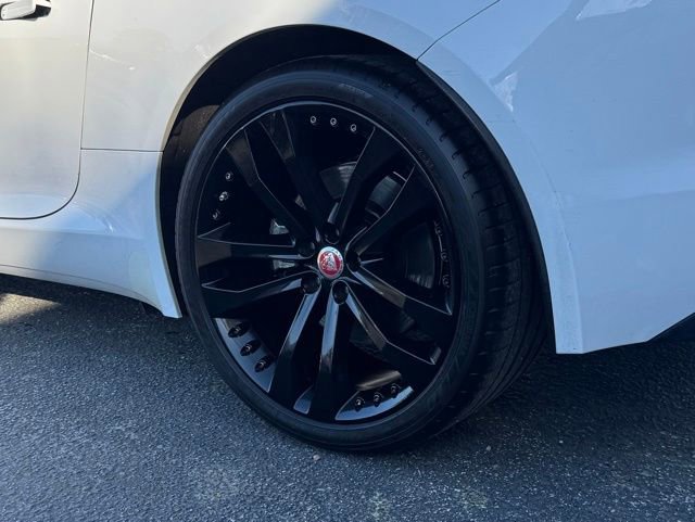 Used 2019 Jaguar F-TYPE Coupe image 18