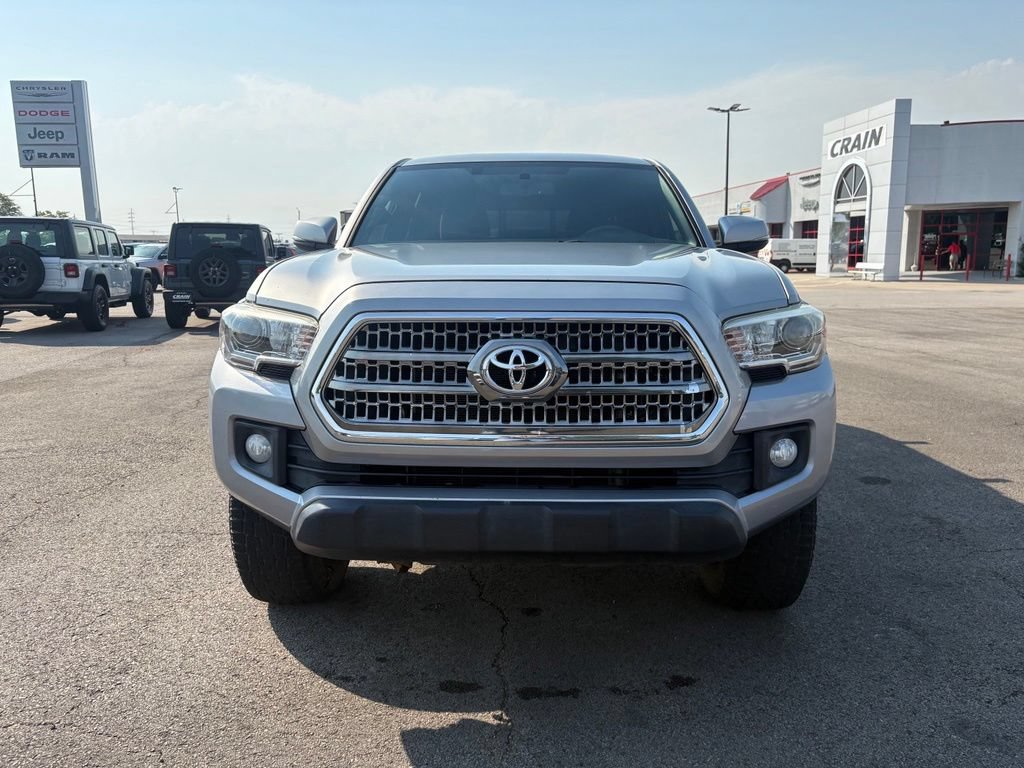 Used 2017 Toyota Tacoma TRD Off-Road w/ Tow Package RWD image 2