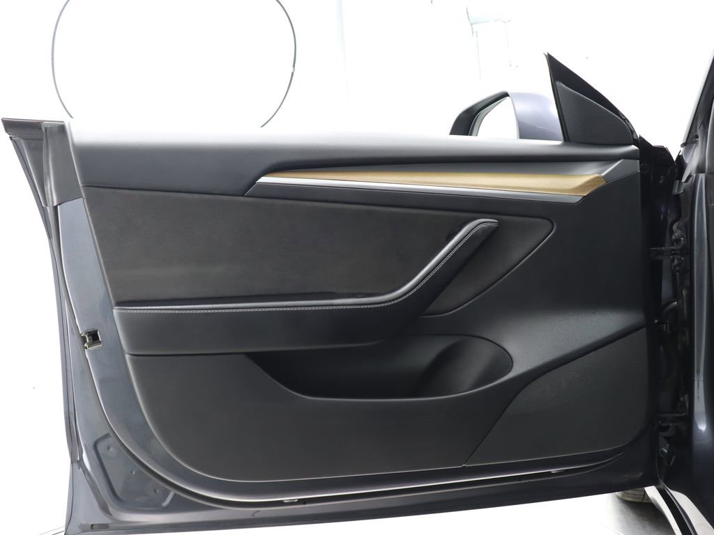 Used 2021 Tesla Model 3 Performance image 32