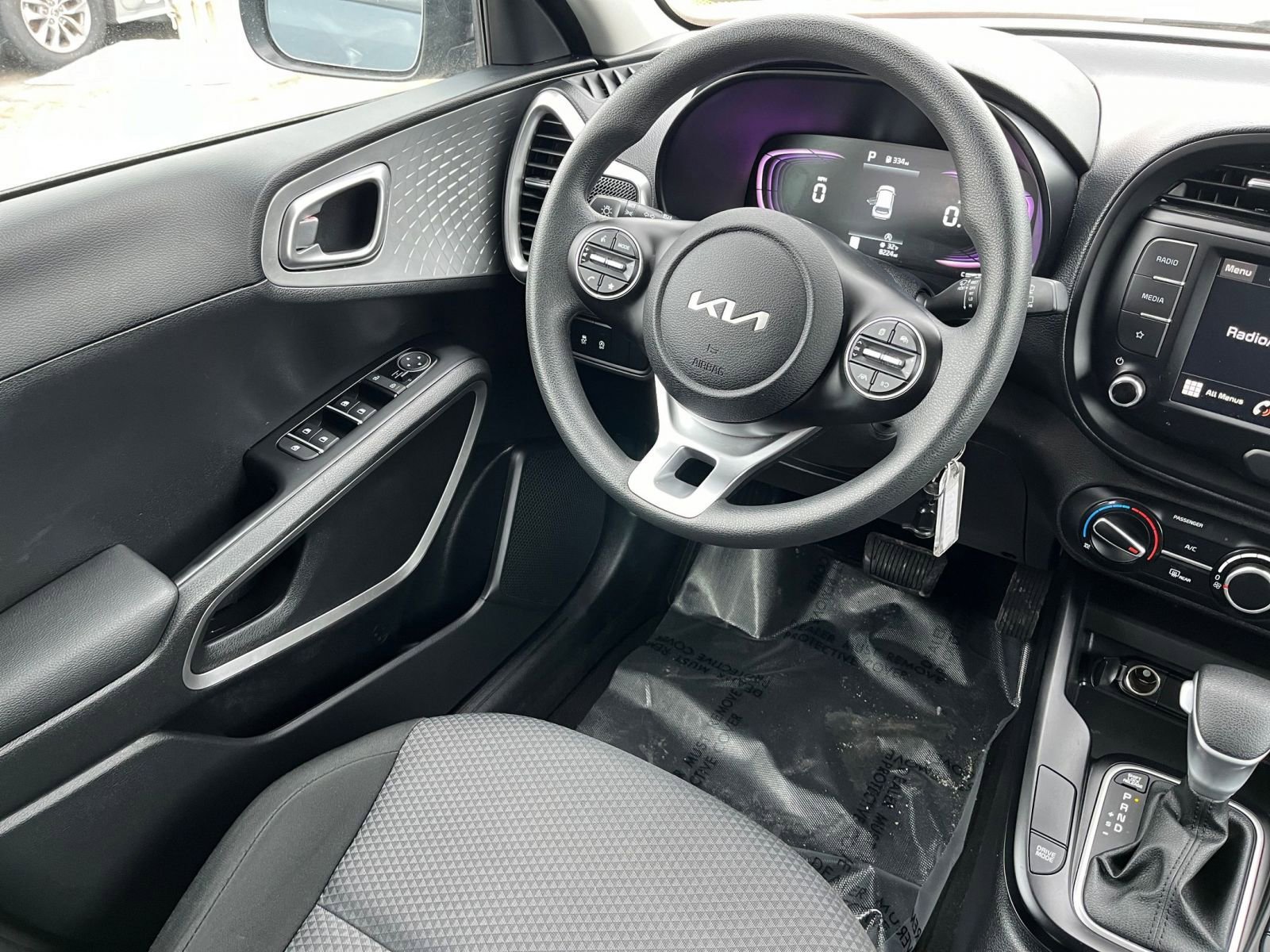 Used 2025 Kia Soul LX w/ LX Technology Package image 30