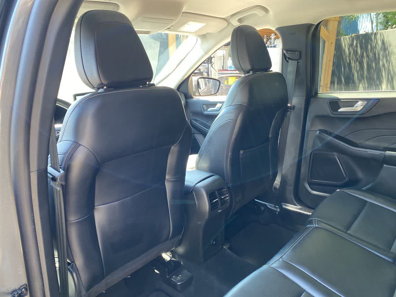 Used 2025 Ford Escape Platinum AWD/4WD image 16