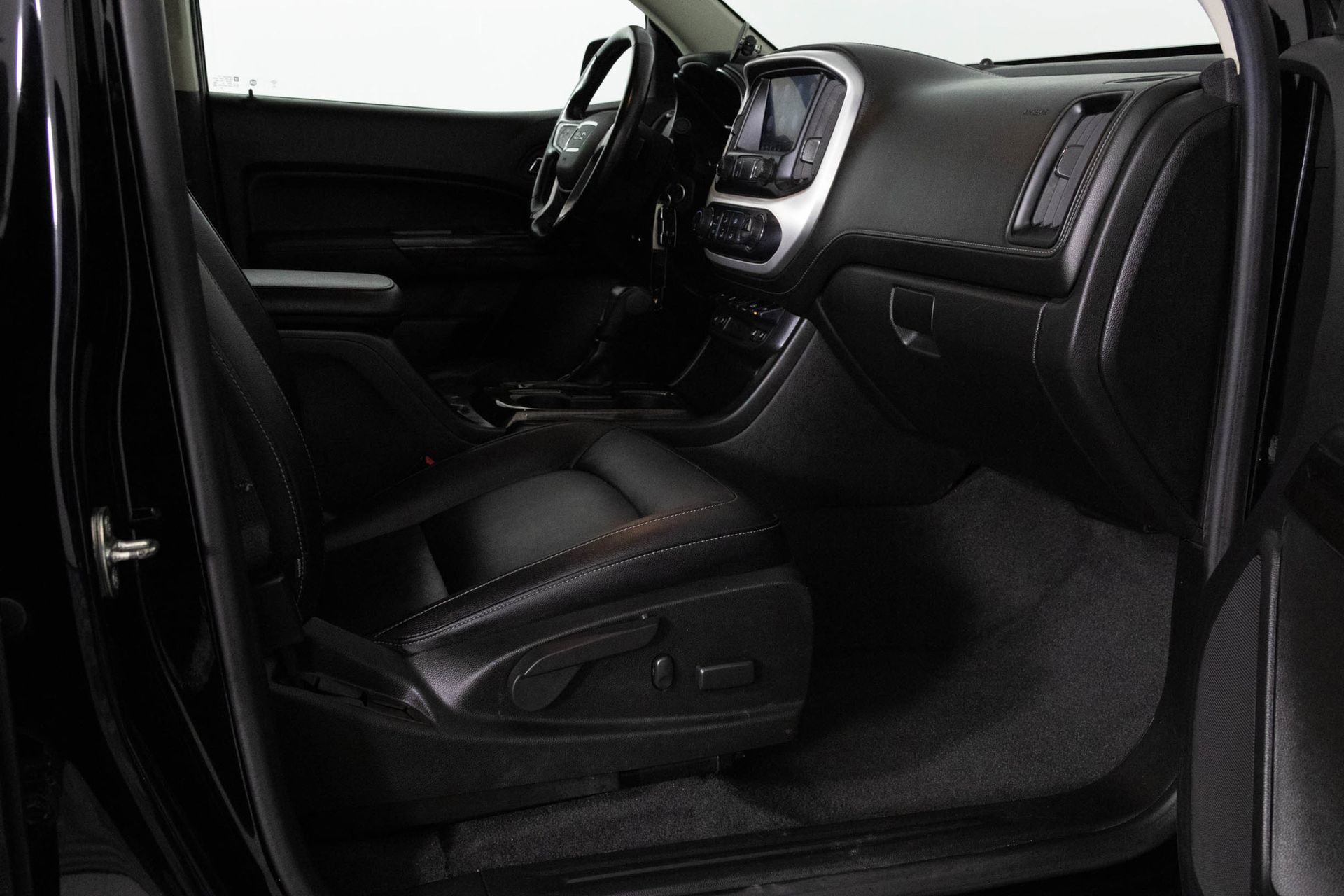 Used 2020 GMC Canyon SLT w/ Trailering Package image 38