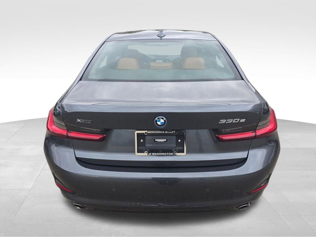 Used 2022 BMW 330e xDrive w/ Premium Package image 4