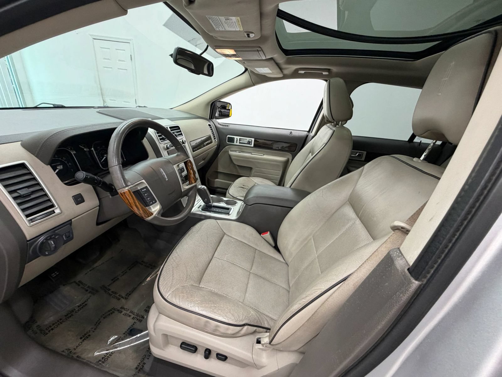 Used 2010 Lincoln MKX 2WD image 14