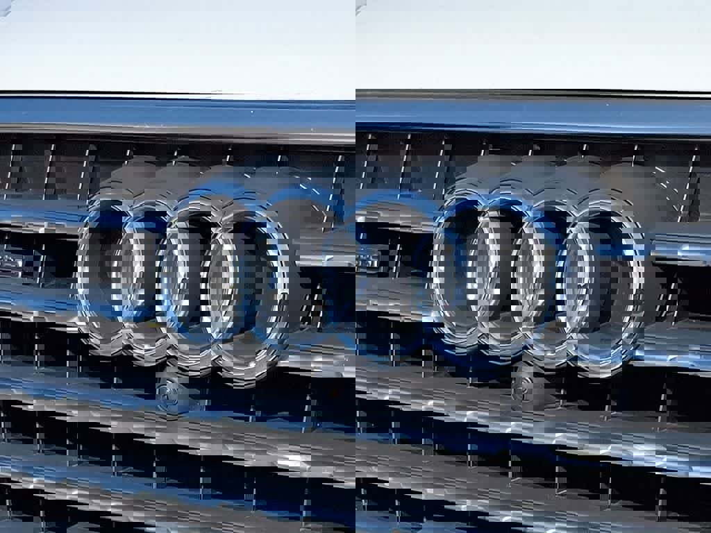 Used 2017 Audi Q7 3.0T Premium Plus w/ Premium Plus Package image 32