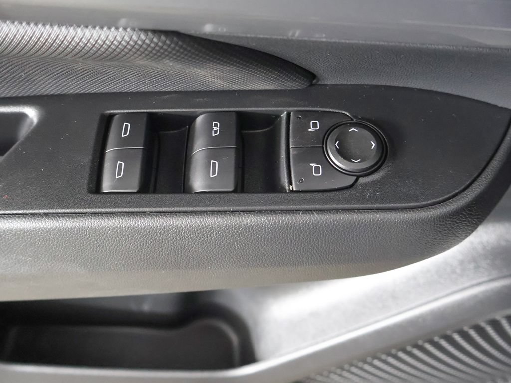 Used 2025 Chevrolet Equinox EV RS w/ Convenience Package II FWD image 40