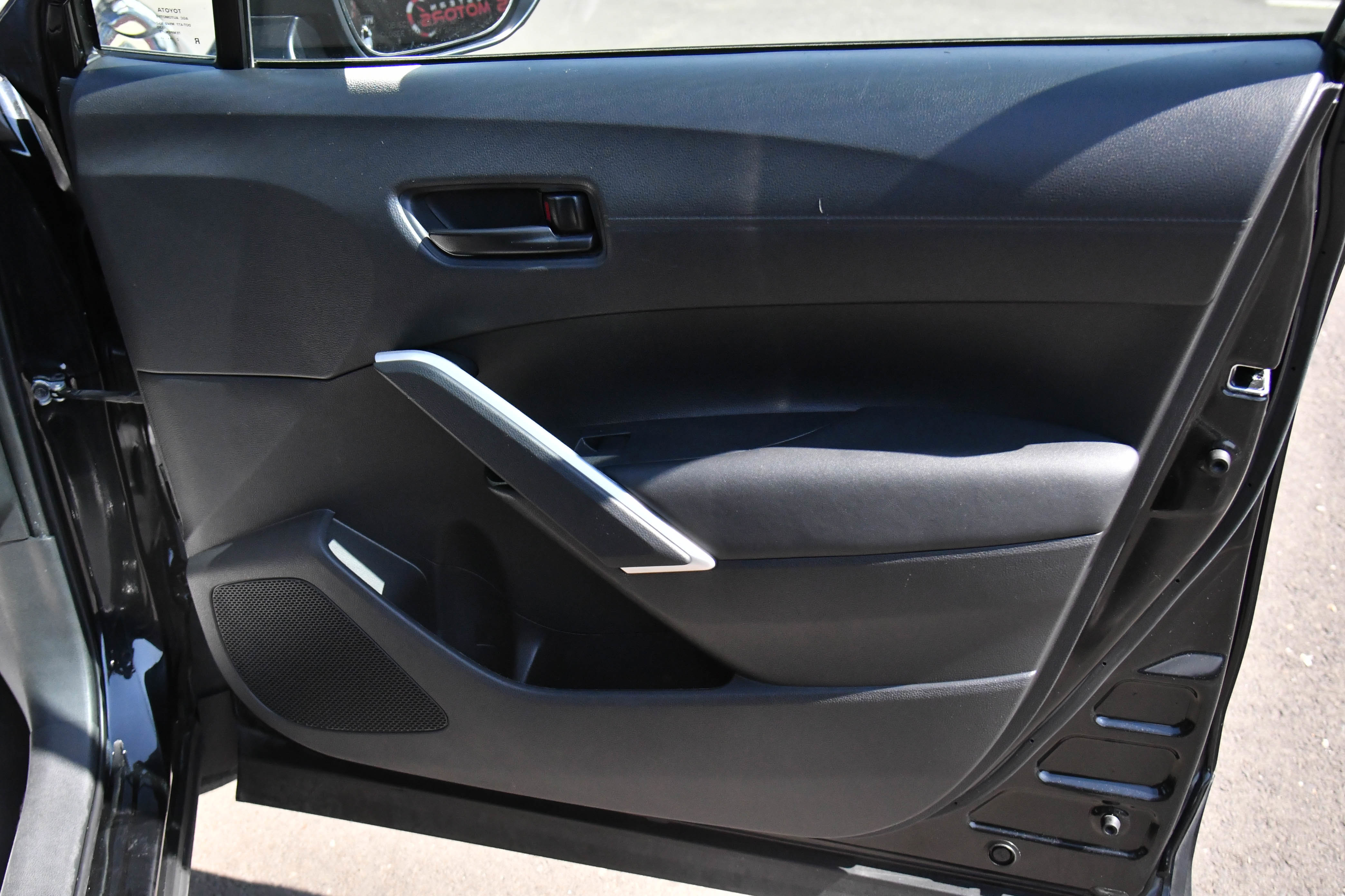 Used 2023 Toyota Corolla Cross LE image 42